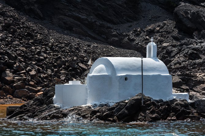 Santorini Volcano and Hot Springs Cruise Tour from Fira Old Port - Reaching Fira Old Port without missing the boat
