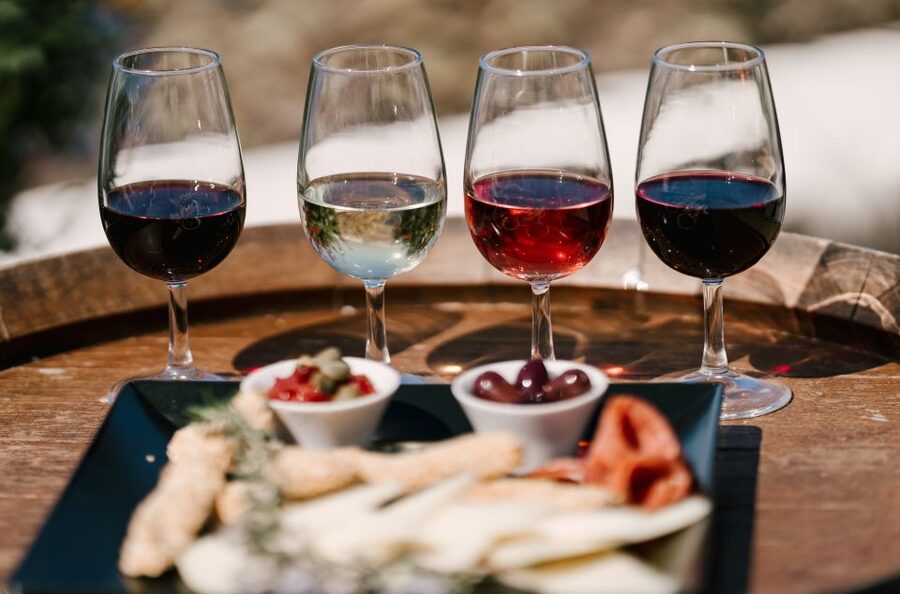 Santorini: Wine Tasting Tour to 3 Wineries with Transfer - The guides make a real difference