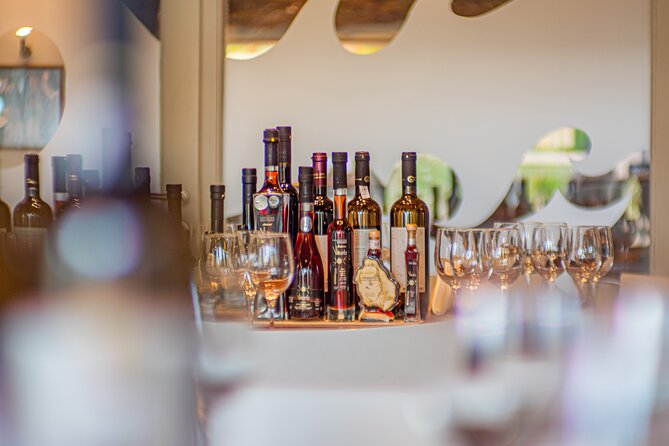Santorini: Wine Tour with Sunset in Oia - Booking tips for a smoother evening