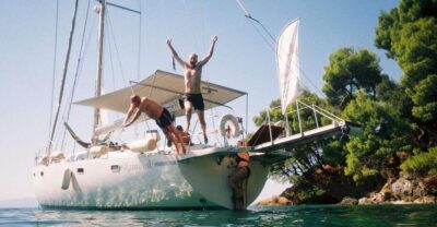 Day-Sailing Tour with Lunch on Board