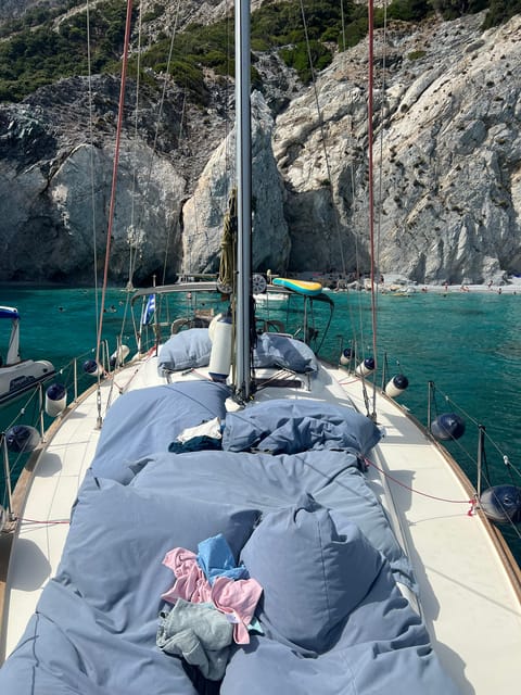 Skiathos: day sailing trip with swim stops and lunch - Lunch with a view instead of a taverna