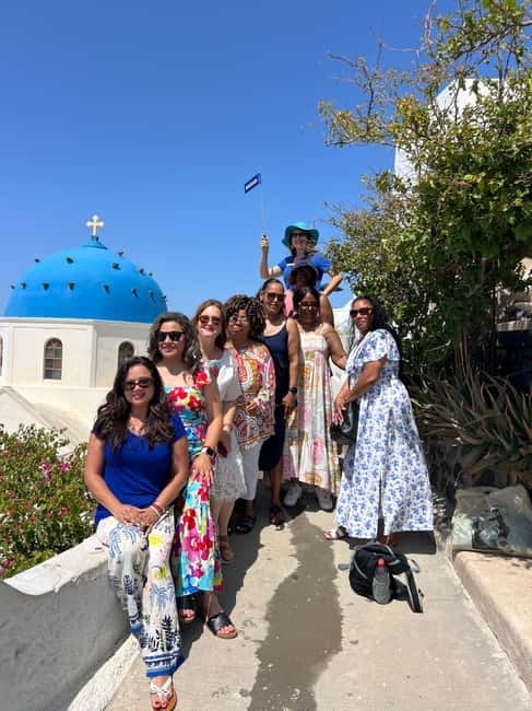 Small-Group Tour: Best of Santorini - Oia: the big Santorini postcard