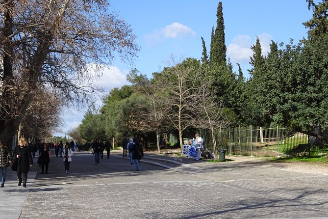 Super Saver Combo: Morning Acropolis, Museum and Afternoon Sounio - Syntagma Square starts the history lesson