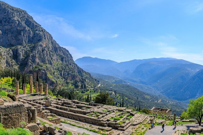 Thermopylae and Delphi Private Full-Day Tour from Athens - Lunch in Delphi, with time for real food