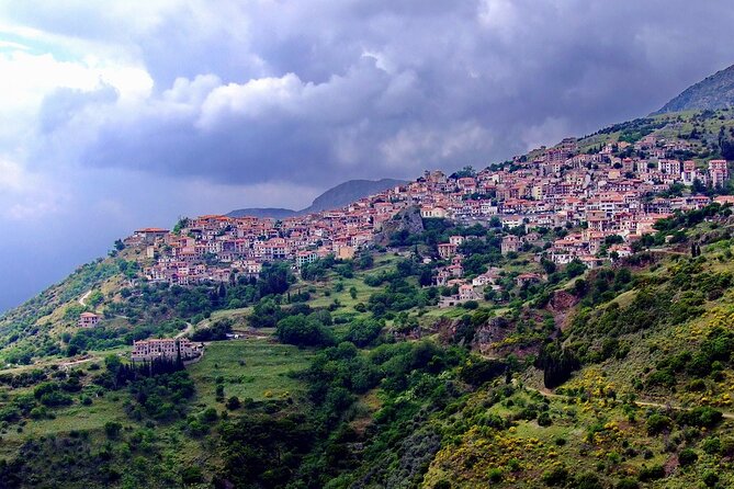Thermopylae, Meteora and Delphi Private Full Day Tour - Distomo and the modern memory of war