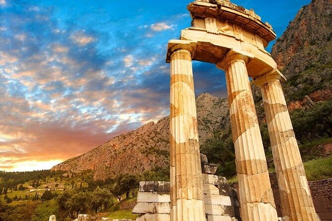 Thermopylae The battle of the 300 Spartans & Delphi Day Tour - Arachova, lunch, and a village pause