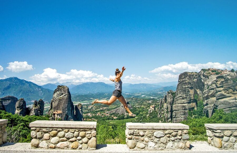 Thessaloniki: Full-Day Bus Trip to Meteora - Lunch in Kastraki