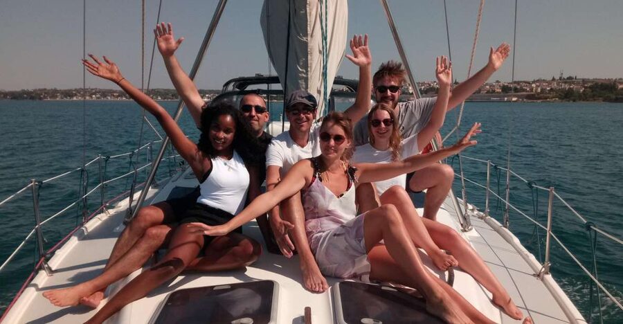 Thessaloniki: Half-Day Sailing Cruise to Shipwreck Bay - A Greek lunch cooked by the captain