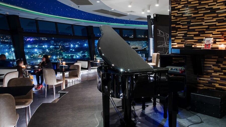 Thessaloniki: OTE Tower Rotating Experience with Light Meal - Service and atmosphere