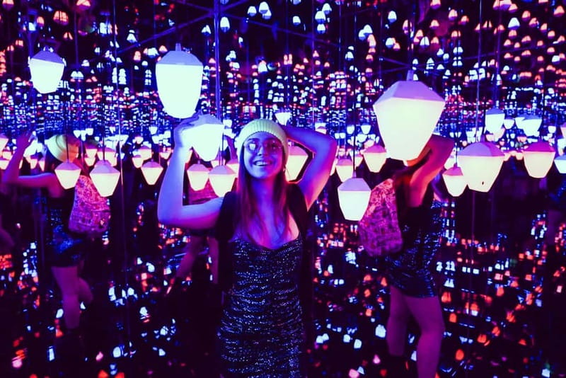 Thessaloniki:Selfie Museum, a 60-minute immersive experience - Moving through 30 themed installations