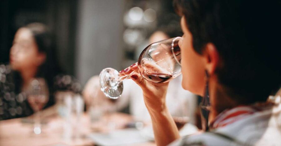 Thessaloniki: Small-Group Wine Tasting Tour with Appetizers - Who should book this walking tasting?