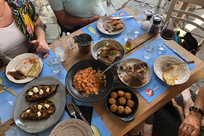 Traditional Food tour, Olive oil Tasting with Lunch in Kalamata, Messinia! - Why the private format matters
