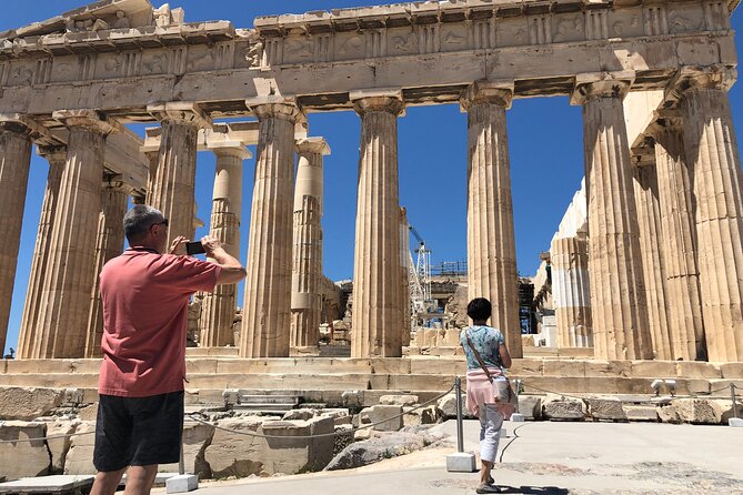 Visit of the Acropolis with an official guide in Spanish - The Propylaea and the Temple of Athena Nike