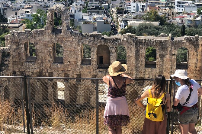 Visit of the Acropolis with an official guide in Spanish - The Erechtheion and its famous Caryatids