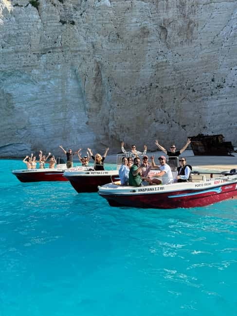 Zakynthos: Shipwreck & Caves Private Boat Tour with Skipper - Navagio Shipwreck Beach and its famous story
