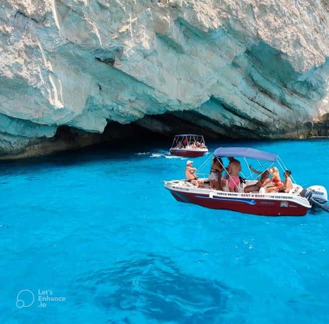 Zakynthos: Shipwreck & Caves Private Boat Tour with Skipper - Finding the boat at Porto Vromi Anafonitria