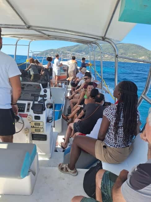 Zakynthos: Turtle Spotting, Marathonísi & Keri Caves Cruise - Finding the boat at Agios Sostis port